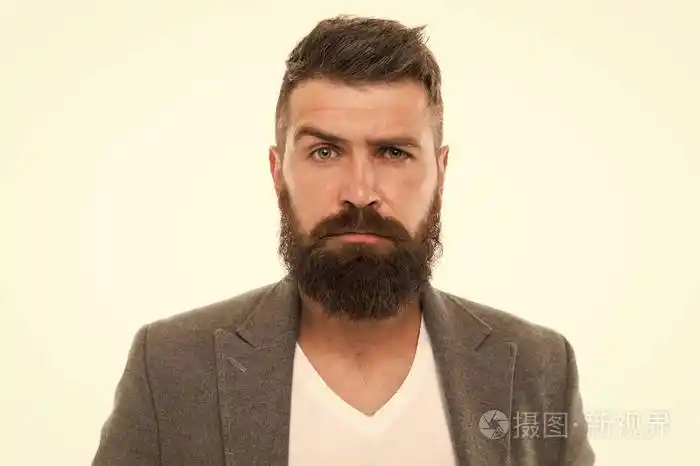 胡子满脸自信时髦的外表胡须时尚与理发理念男人胡子时髦的胡子和胡子