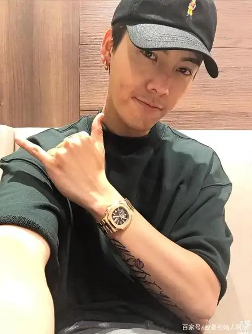 陈伟霆自拍照,帅呆了,控男啊!陈伟霆自拍