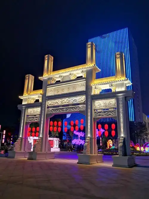 去泰安老街转转(哈哈,新建的),夜晚景色也还上眼. - 美篇