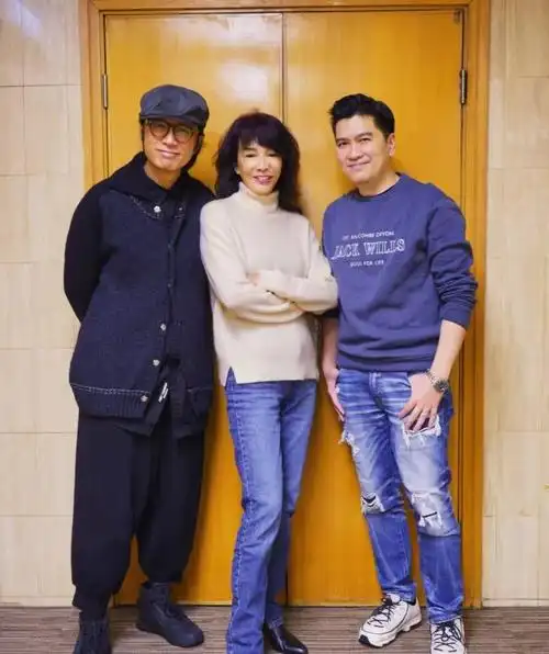 原创时隔22年再聚首黄子华郑裕玲同框宣传新戏其更被曝爱改剧本