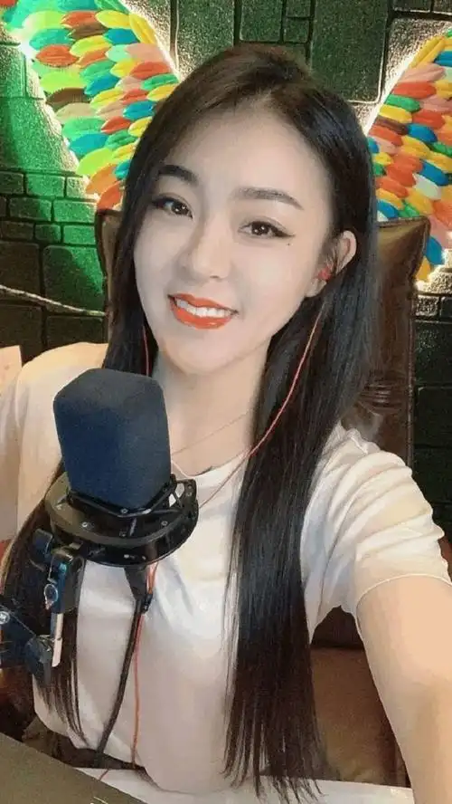 网红歌手亚男简介 歌手亚男个人资料简介-图片大观-奇异网