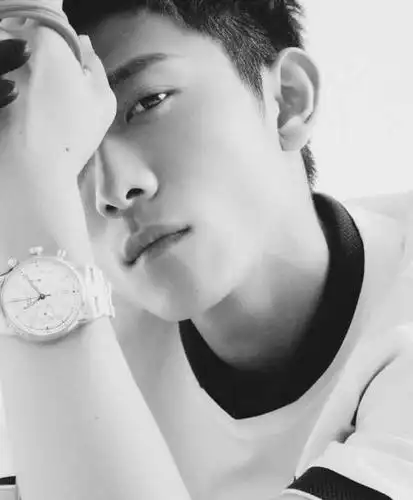 张一山这个痞帅痞帅的暖男