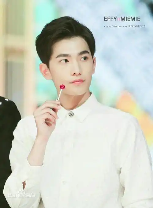 杨洋公布神秘女朋友 各位准备好了么?