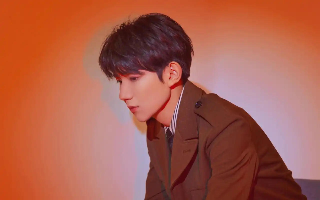 王源帅气图片桌面壁纸高清大图预览1920x1200_大陆明星下载_美桌网