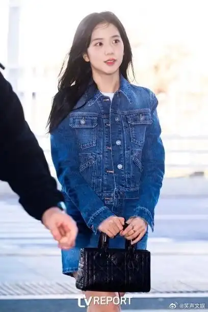 金智秀时装周机场出发路透#好久不见的jisoo#金智秀机场出发生图