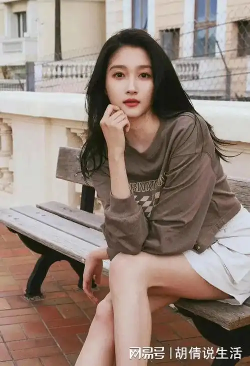 关晓彤全屏美图女神可爱漂亮