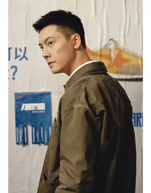 陈伟霆飞行夹克造型#随性时尚的短发霆哥@william威廉陈伟霆帅!
