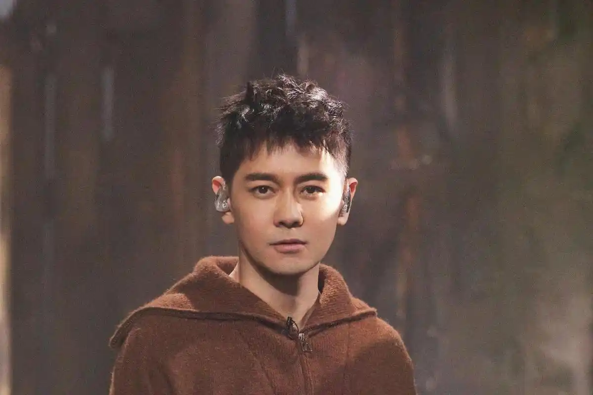 林志颖凭借坚韧不拔,荣膺《披荆斩棘》2023总冠军 林志颖在《披荆斩棘