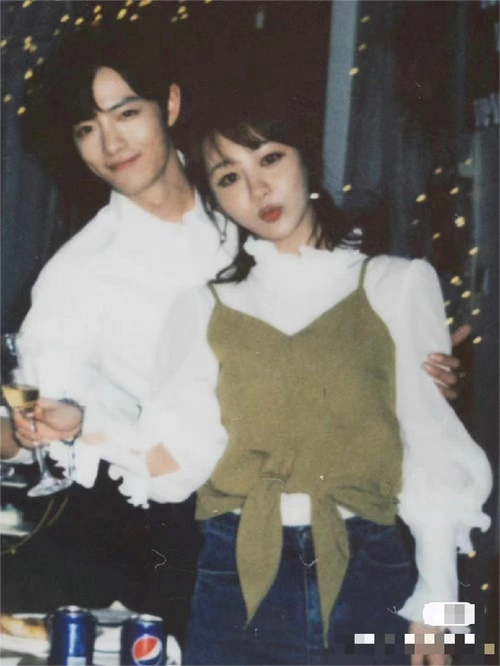 喜欢和嫌弃写在脸上的明星许凯爱不释手肖战对杨紫双标太明显