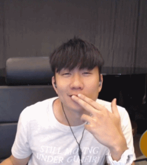 林俊杰帅气可爱飞吻gif动图_动态图_表情包下载_soogif