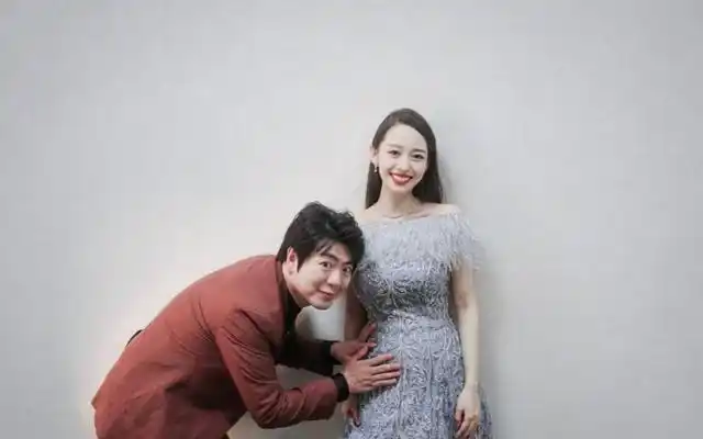 吉娜怀孕7个月状态太美了,身材依旧婀娜多姿,网友:女性公敌啊