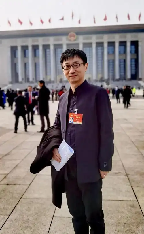 民革党员李心草:建议调整或取消音乐类考级