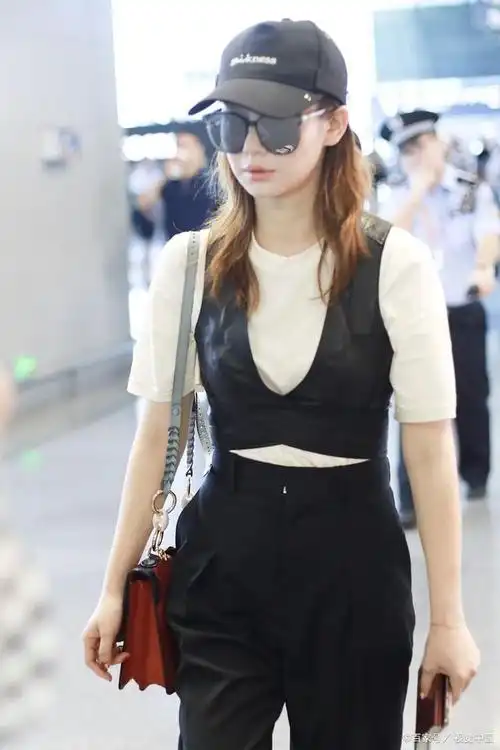 戚薇怒斥营销号:谣言止步!