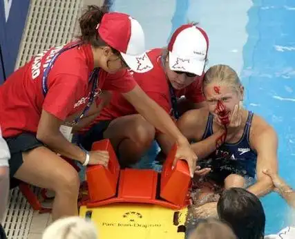 "跳水女皇"郭晶晶,获世界冠军后下嫁霍启刚,赴东京任评委,你怎么看.