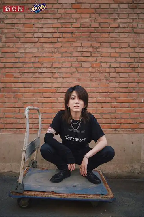 刘忻:依然很笨拙地去完成最初的梦想|新京报x乐队的夏天