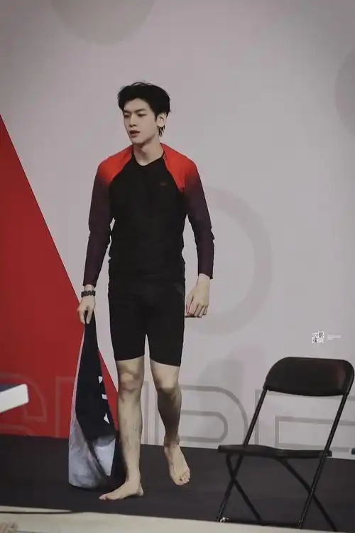 文艺复兴1999·翟潇闻· 的微博: 翟潇闻 #翟潇闻 超新星全运会# om.