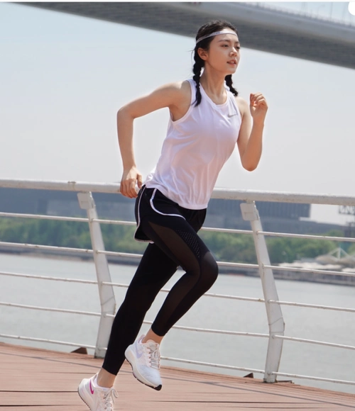 原创有种腿精叫17岁的赵今麦,穿"无痕裤"搭配运动服,效果绝了!