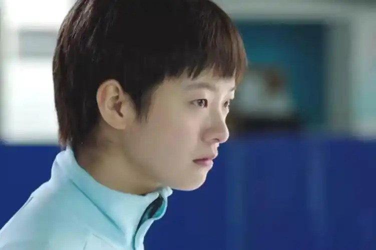 电视剧超越热播双时空叙事手法获认可李庚希风评回暖