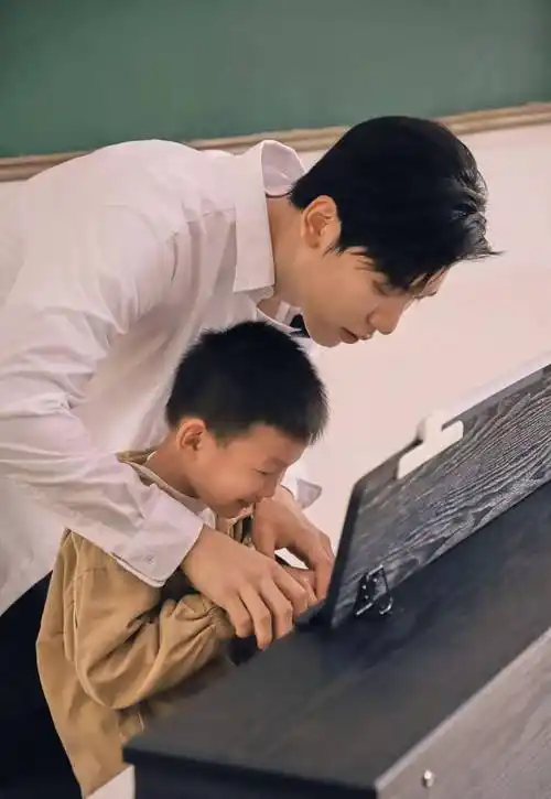 与王子异一起重返童年童心未泯所遇皆甜