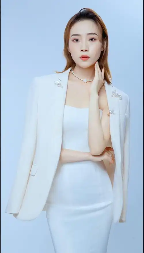 趁正青春的时候,赶快拍一套个人职业时尚形象照写真吧#职业照#形象照