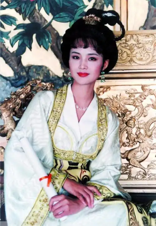 无儿无女的李建群,与爱人同居27年未领证,临终落寞"无人知"