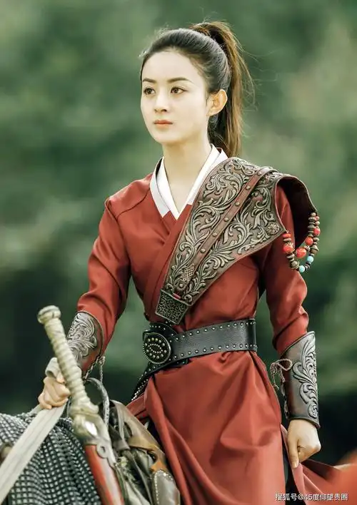 7位女明星古装骑马照大比拼,刘亦菲仙女本仙,彭小苒红衣美艳