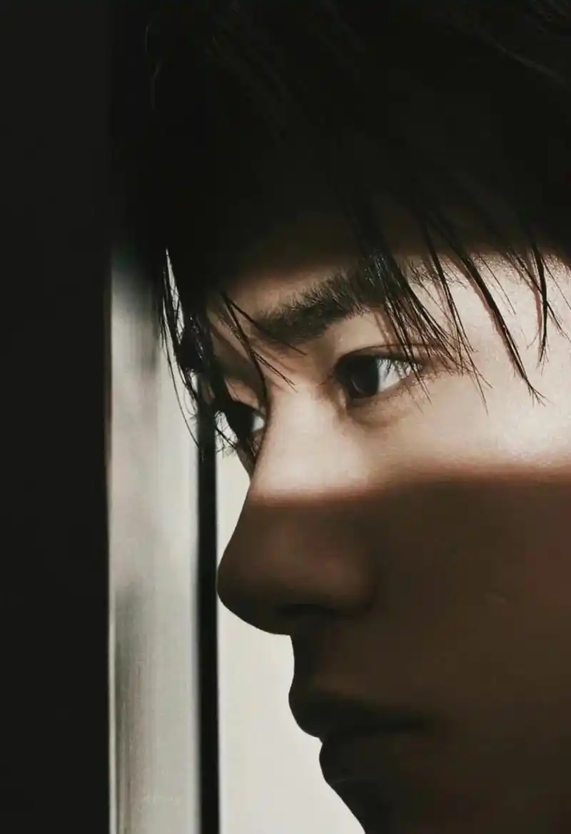 新壁纸易烊千玺