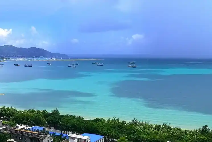 三亚的碧海蓝天