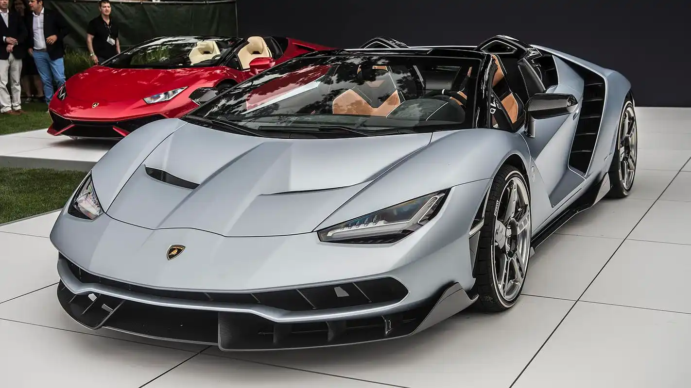 限量20台兰博基尼centenario敞篷版亮相圆石滩