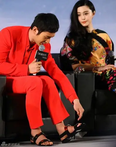 组图:《白发魔女》杀青 范冰冰为黄晓明按摩_高清图集_新浪网