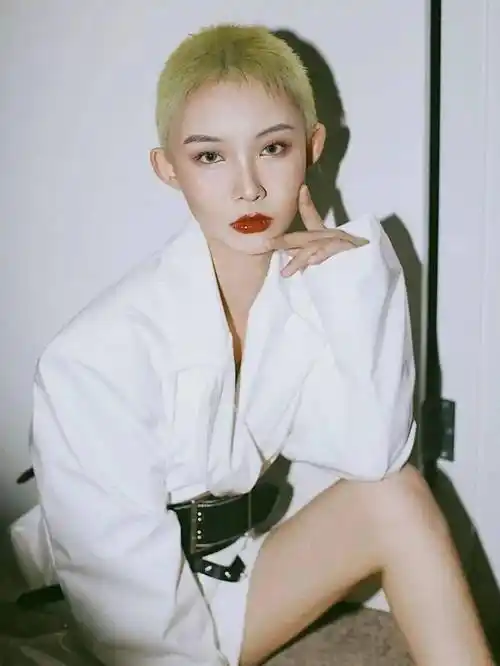 浅唠一下,剃寸头的女生有多酷?_风格_什么_发型