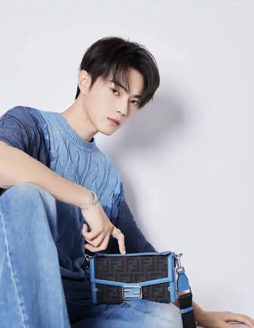 明星许凯写真集:气质男神,温文尔雅