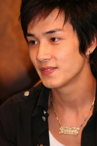 李承铉不做"喷火龙" 只做"好男人"(附图)