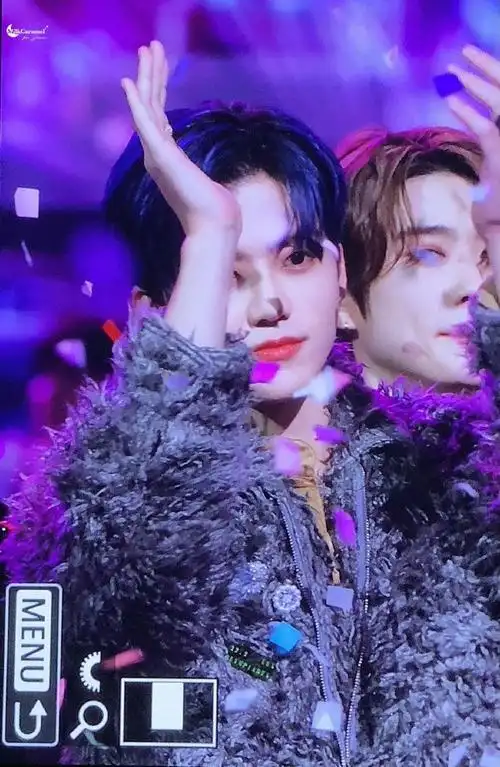 罗渽民人间理想##罗渽民蓝色挑染造型