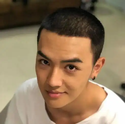 发型|有一种男女通吃,叫寸头爷们!_腾讯新闻