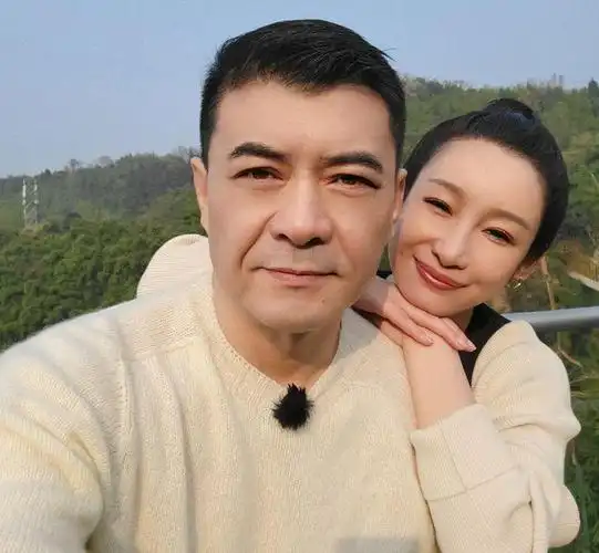 王新军娶二婚妻子秦海璐后甘当对方出气筒把她宠成了公主
