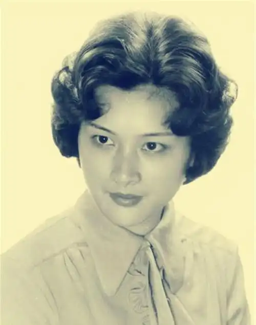 老照片:80年代中国妇女的时髦发型,图6发型一直流行到现在