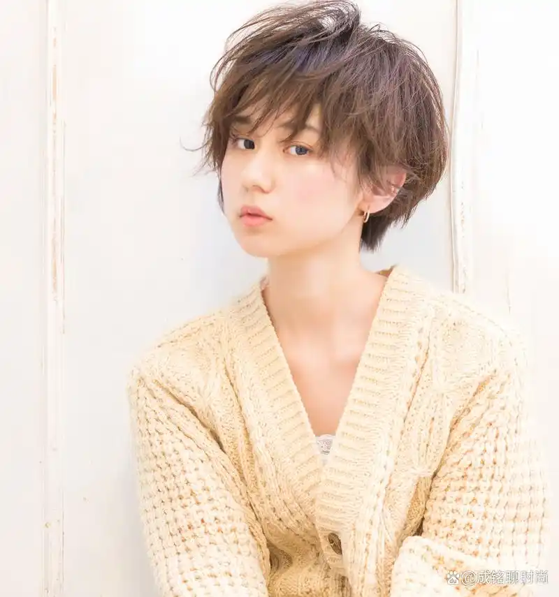 告别"大饼脸"!短发这样剪,大圆脸也能变小v脸!