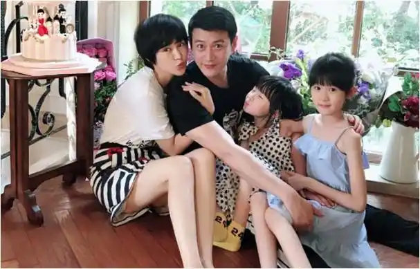 陆毅鲍蕾17年甜蜜婚姻撕下娱乐圈貌合神离夫妻的虚伪面纱