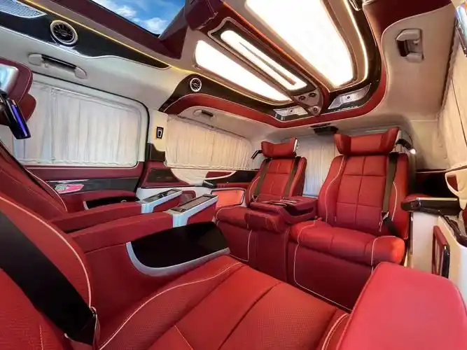 奔驰商务车vs980,内饰绝美cp搭配!品控质量比价格更重要