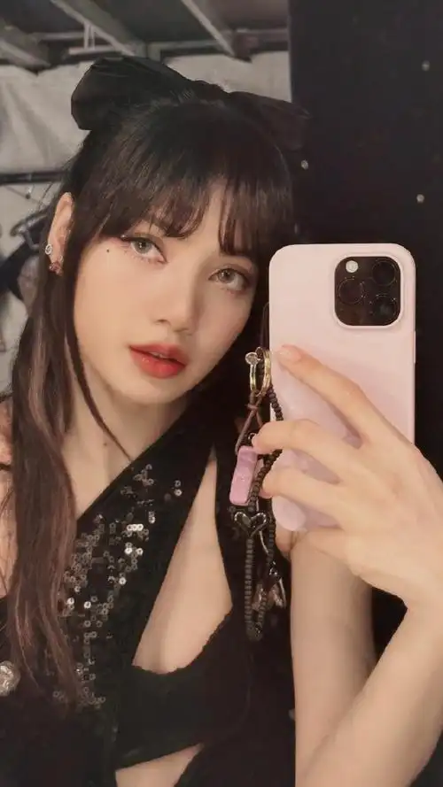 lisa新对镜自拍##lisa对镜自拍六宫格