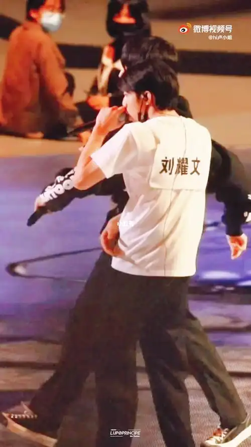 是帅气主舞刘耀文_刘耀文_舞蹈_娱乐_舞蹈_舞蹈表演/翻跳