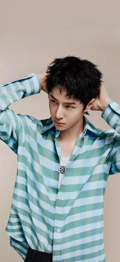 罗意威##王一博 巴黎时装周##loewe全球品牌代言人王一博##王一博机场