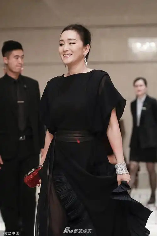 巩俐,景甜,赵又廷,乔欣,宋祖儿,吴谨言,霍思燕等明星出席时尚活动