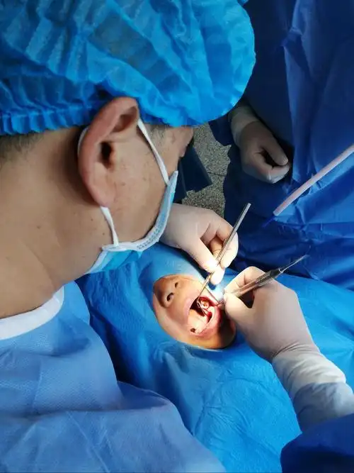 内蒙古自治区中医医院口腔科开展种植牙手术