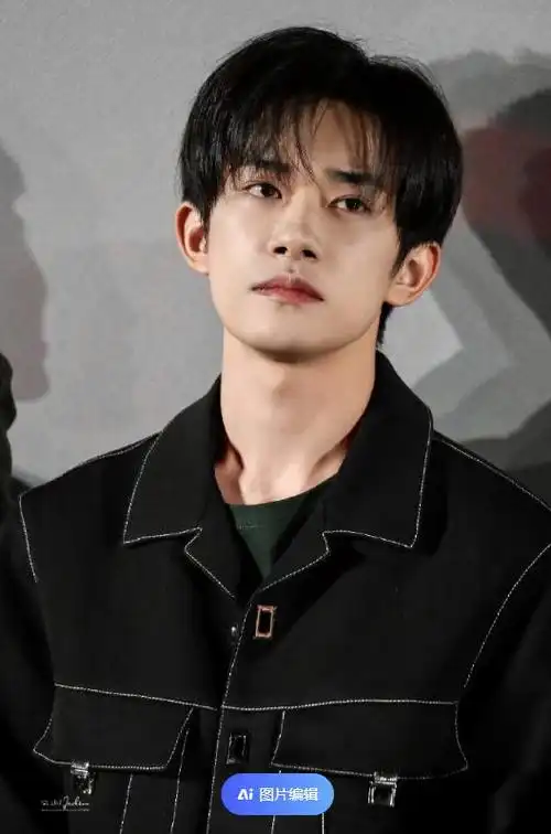 3月16日,法院刊登了深圳市晖迪贸易有限公司向易烊千玺致歉的声明