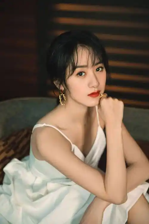 袁冰妍真妩媚,身材也不含糊_魅力_气质高雅_成为了