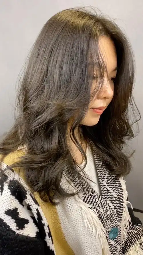 可以烫发的微潮色 青棕色 法式烫  显白发色