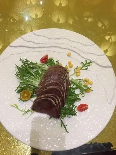 这是冷盘牛肉,牛肉十分细嫩.