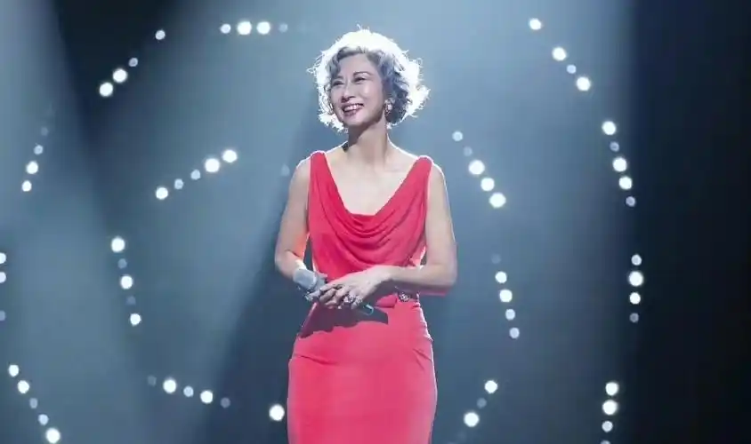 风声|叶倩文一头白发唱起"海阔天空",有一种青春你们不懂